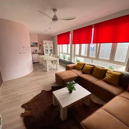 Gezellig Gezinsappartement. *